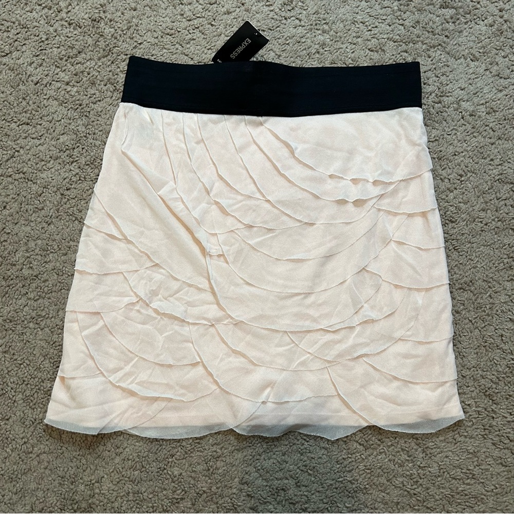 NWT Express Blush Pink Neutral Chiffon Layered Mini Skirt Medium